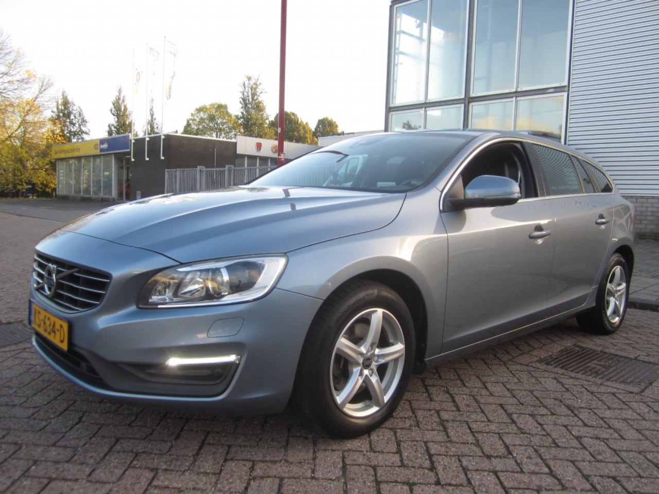 Volvo V60 - 1.5 T2 Nordic+ l Automaat l Navi l Xenon - AutoWereld.nl