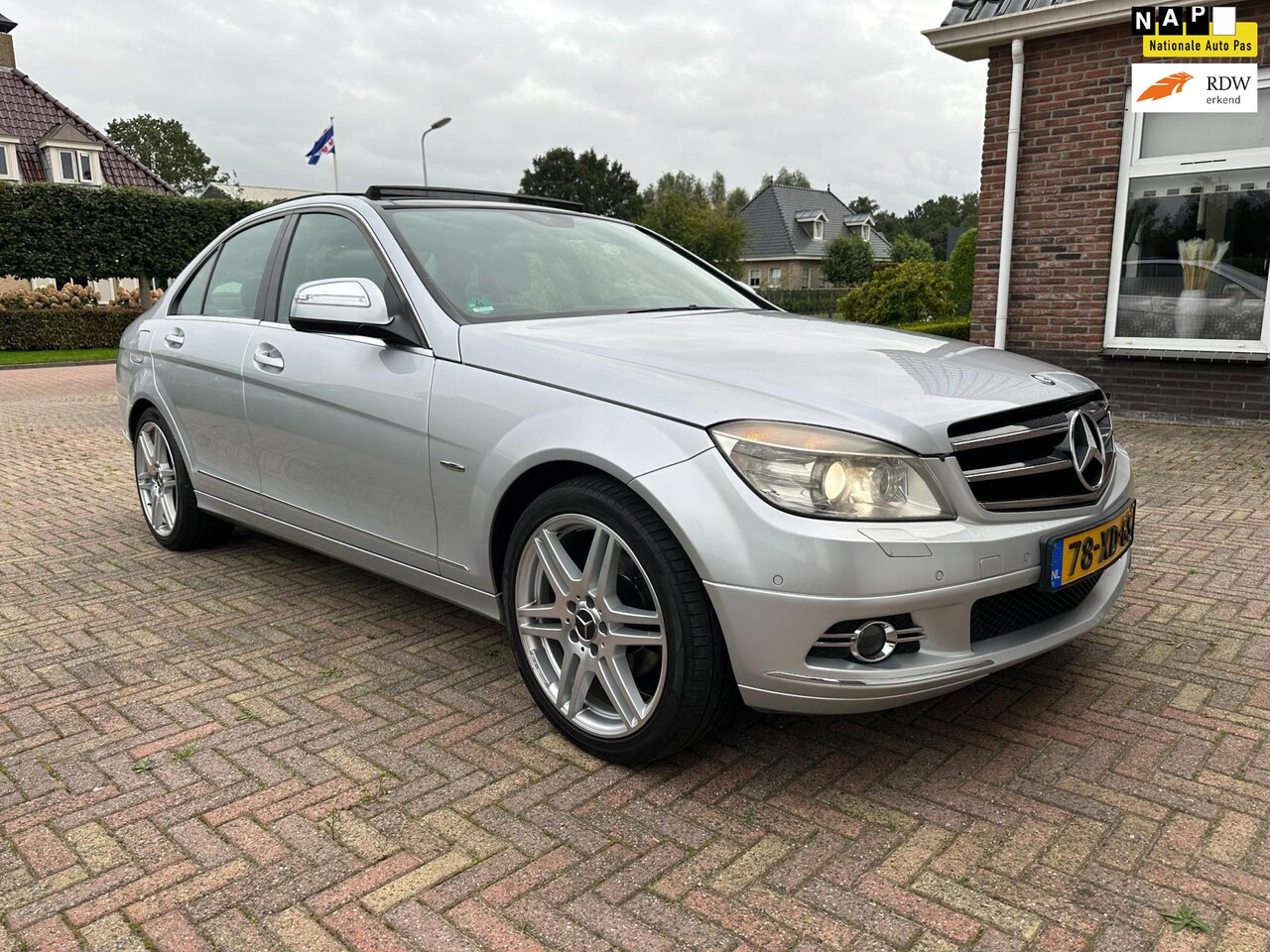 MercedesBenz Cklasse 220 CDI Avantgarde Navi Panoramadak Xenon