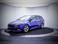 Ford Focus Wagon - 2.0ST 251Pk RECARO SPORTSTOELEN/NAVI/CARPLAY/STUUR+STOELVERW./PDC/LMV 18''