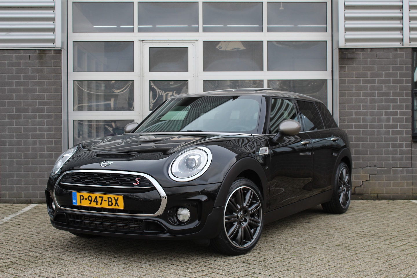 MINI Clubman - 2.0 Cooper S Knightsbridge Edition / Panoramadak / Harman Kardon - AutoWereld.nl