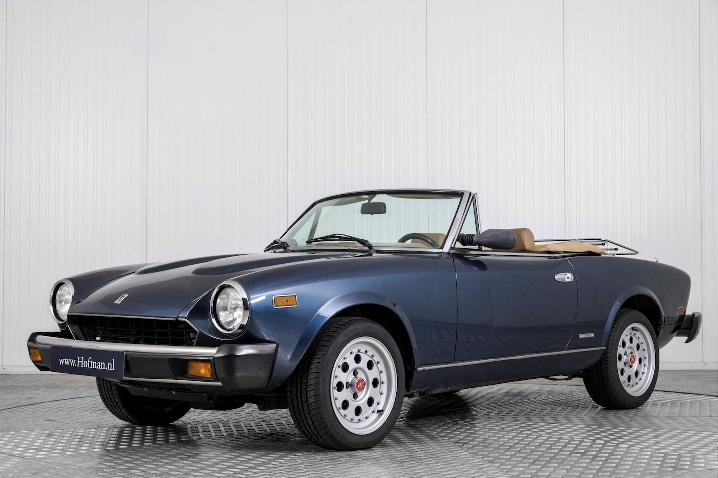 Fiat 124 Spider - Pininfarina 2000 Volumex opgebouwd - AutoWereld.nl