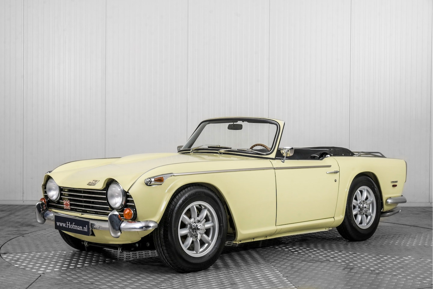 Triumph TR5 - TR250 overdrive - AutoWereld.nl