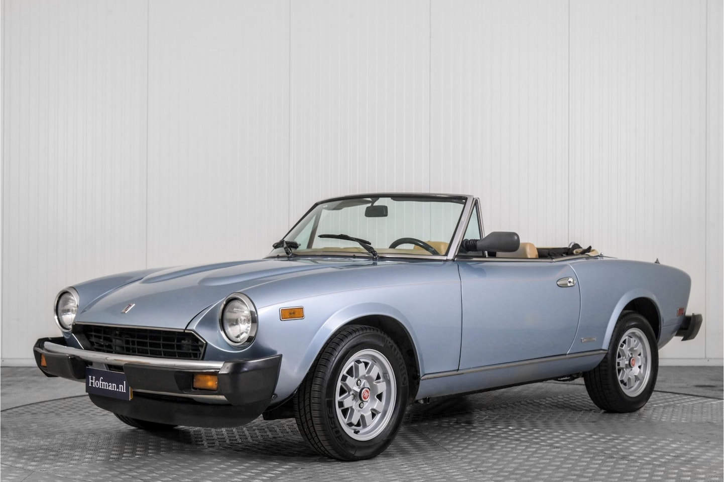 Fiat 124 Spider - PININFARINA 2000i - AutoWereld.nl