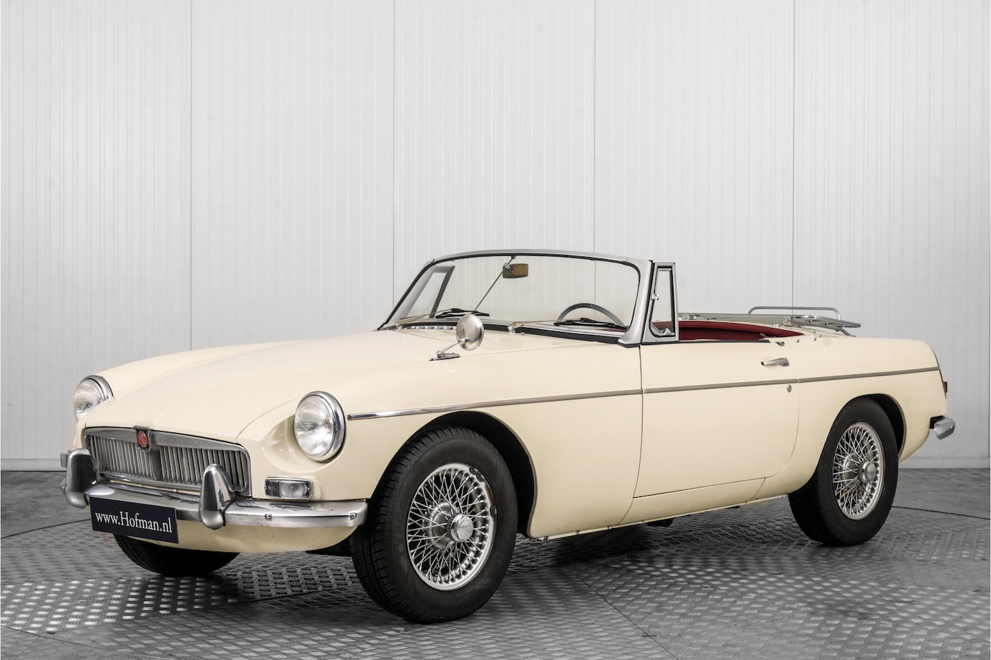 MG B type - 1.8 Roadster Lepeldeur - AutoWereld.nl