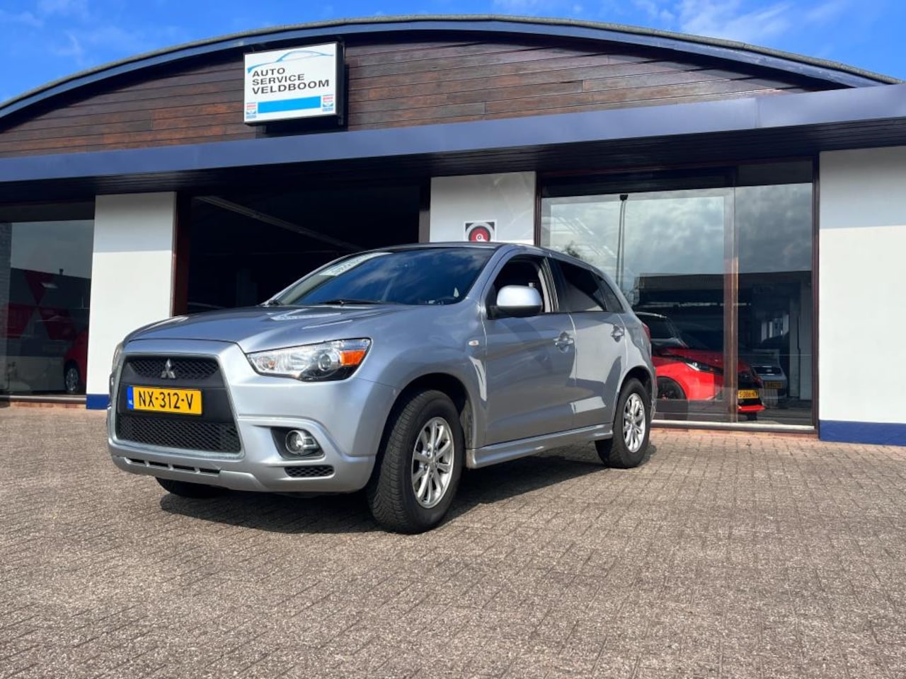 Mitsubishi Outlander - 2.0 Intro Edition + automaat + mijl auto - AutoWereld.nl