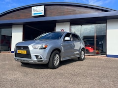 Mitsubishi Outlander - 2.0 Intro Edition + automaat + mijl auto