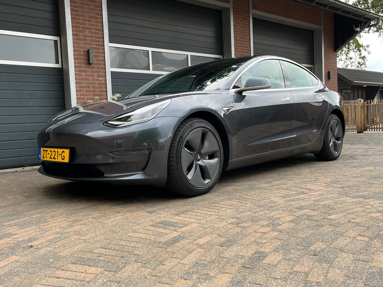 Tesla Model 3 - Long Range Dual motor, autopilot - AutoWereld.nl