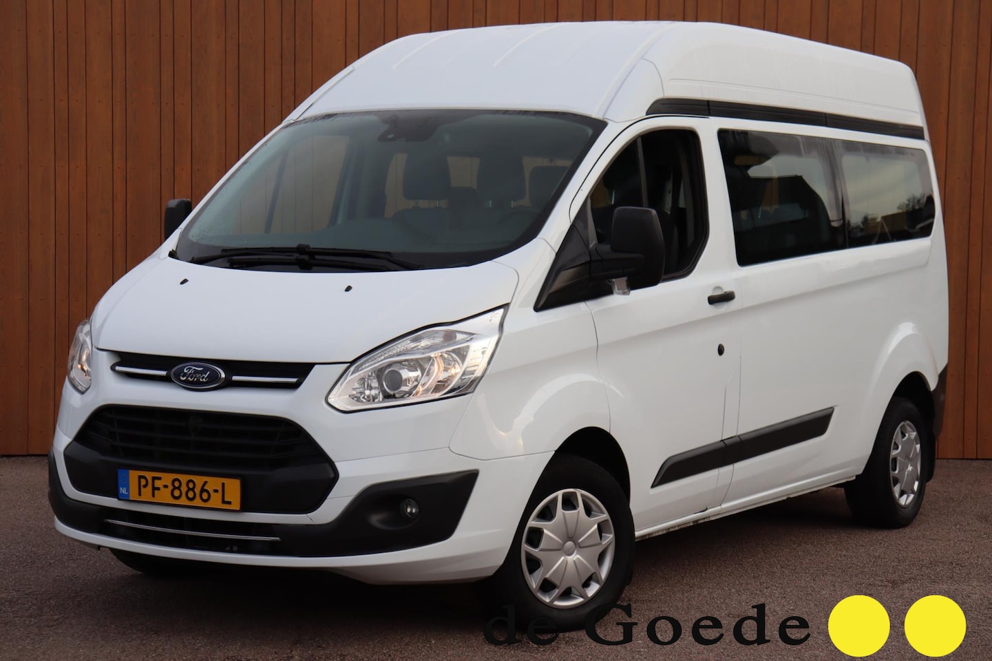 Ford transit store custom 310 trend