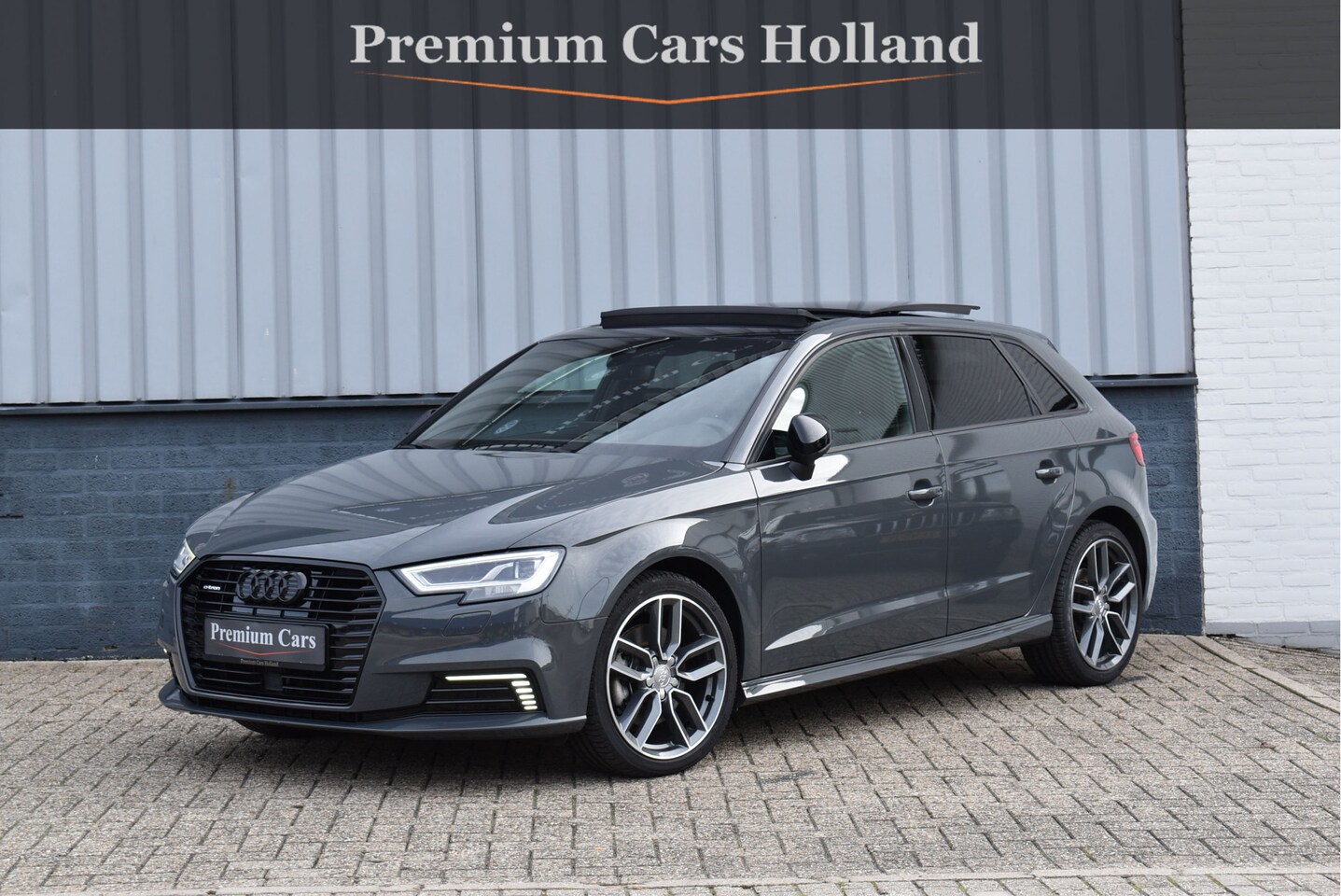 Audi A3 Sportback 1.4 ETron 204 Pk SLine Black Optik Pano Navi Leder