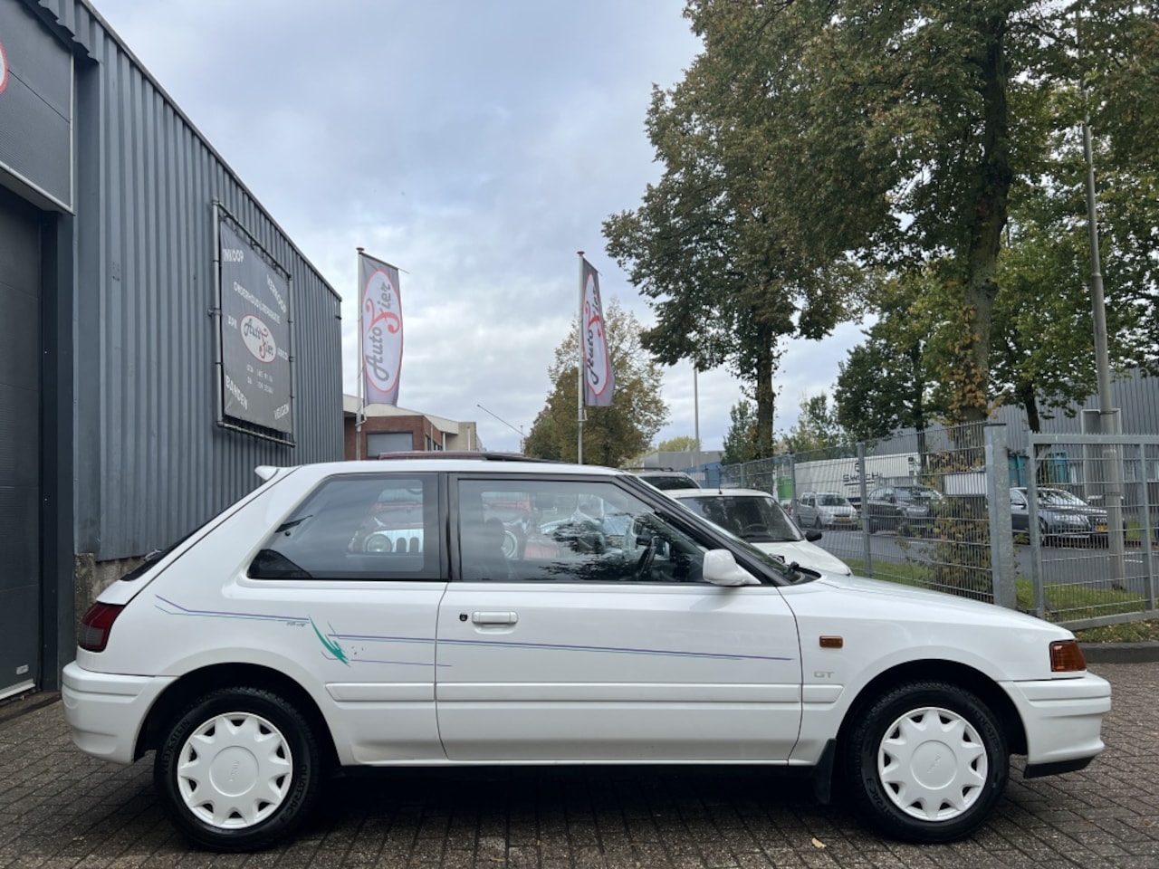 mazda-323-1-9i-16v-gt-128pk-zeer-nette-youngtimer.jpg