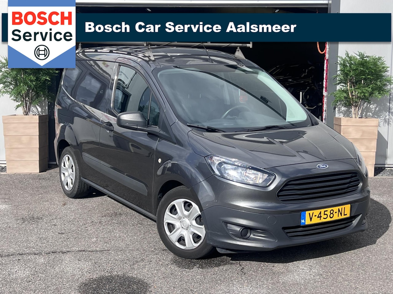 Ford Transit Courier - 1.5 TDCI Economy Edition / AIRCO / PDC / AUX / IMPERIAAL / TREKHAAK / - AutoWereld.nl