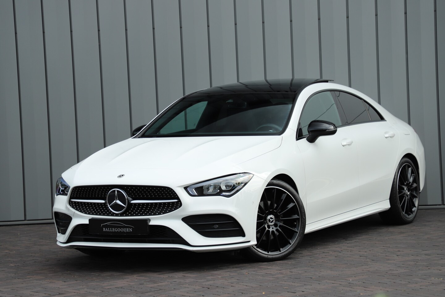 Mercedes-Benz CLA-Klasse - 200 AMG Aut7 Sfeerverlichting Panoramadak Stoelverw. 19" Led 2022. - AutoWereld.nl