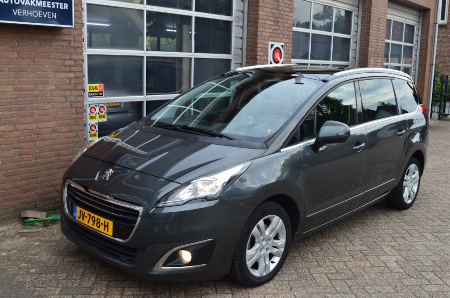 Peugeot 5008 - 1.6 THP B.L. Exe, 7 Zitplaatsen, Trekhaak, Navigatie - AutoWereld.nl