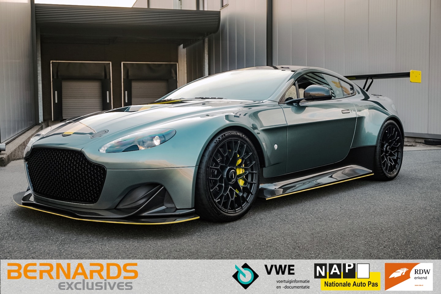 Aston Martin Vantage - 4.0 V8 AMR Pro - 1 of 7 worldwide - AutoWereld.nl