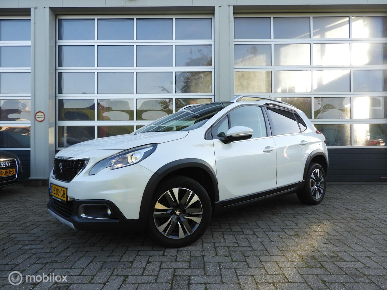 Peugeot 2008 - 1.5 BlueHDi , Camera , Stoelverwarming - AutoWereld.nl