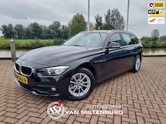 BMW 3-serie Touring - 318i Essential Clima Navi Cruise PDC