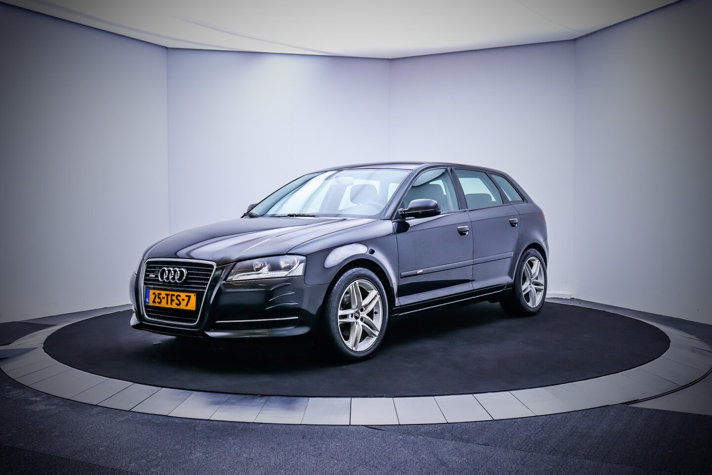 Audi A3 Sportback - 1.4 TFSI Attraction Pro Line Business NAVI/CLIMA/TREKHAAK/LMV - AutoWereld.nl