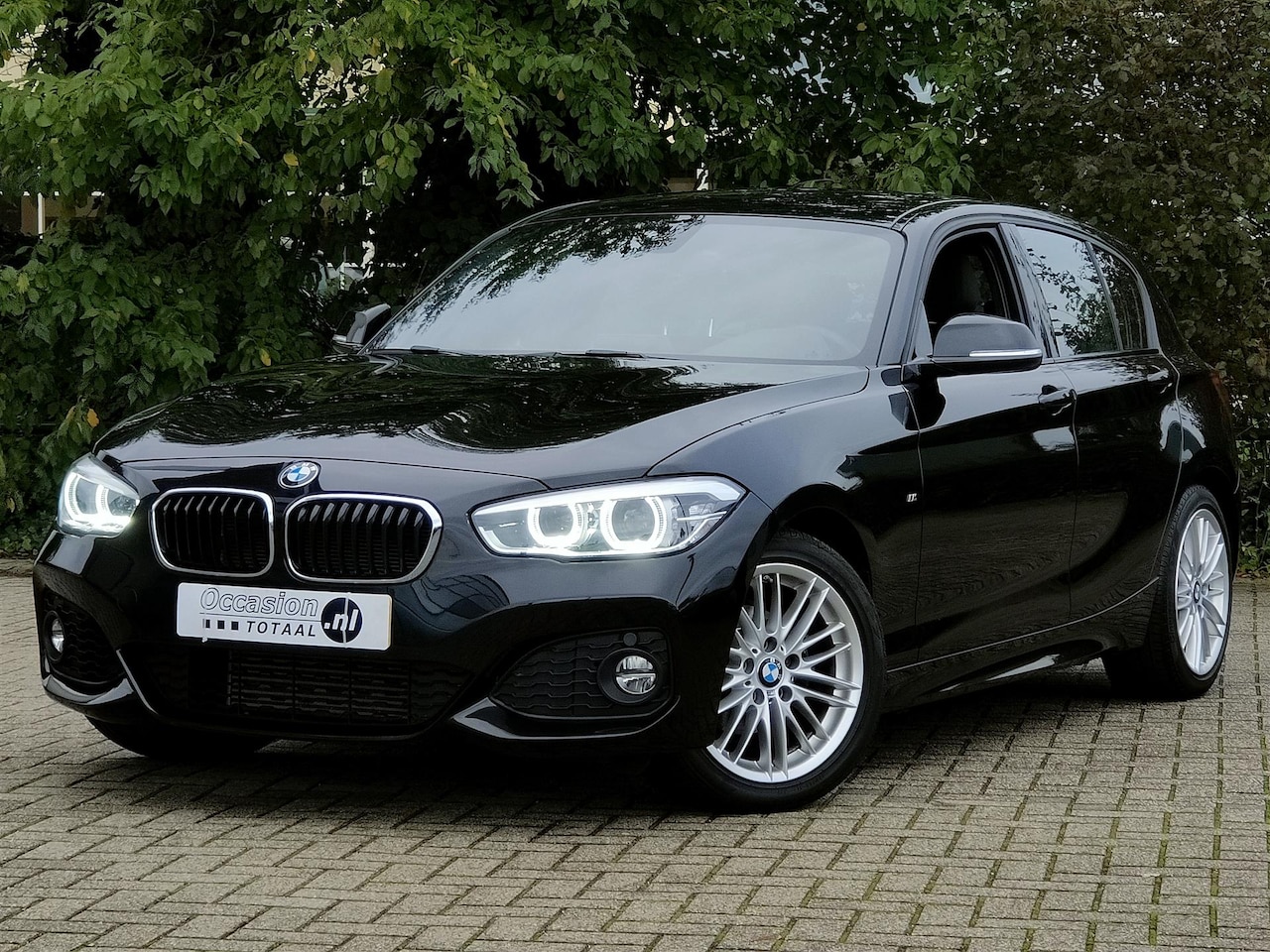 BMW 1-serie - 116i Corporate Lease Executive | Led | Leder | Trekhaak | Navigatie - AutoWereld.nl