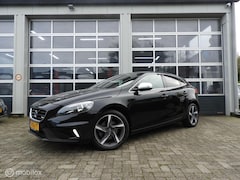 Volvo V40 - 1.6 T3 R-Design 150 PK