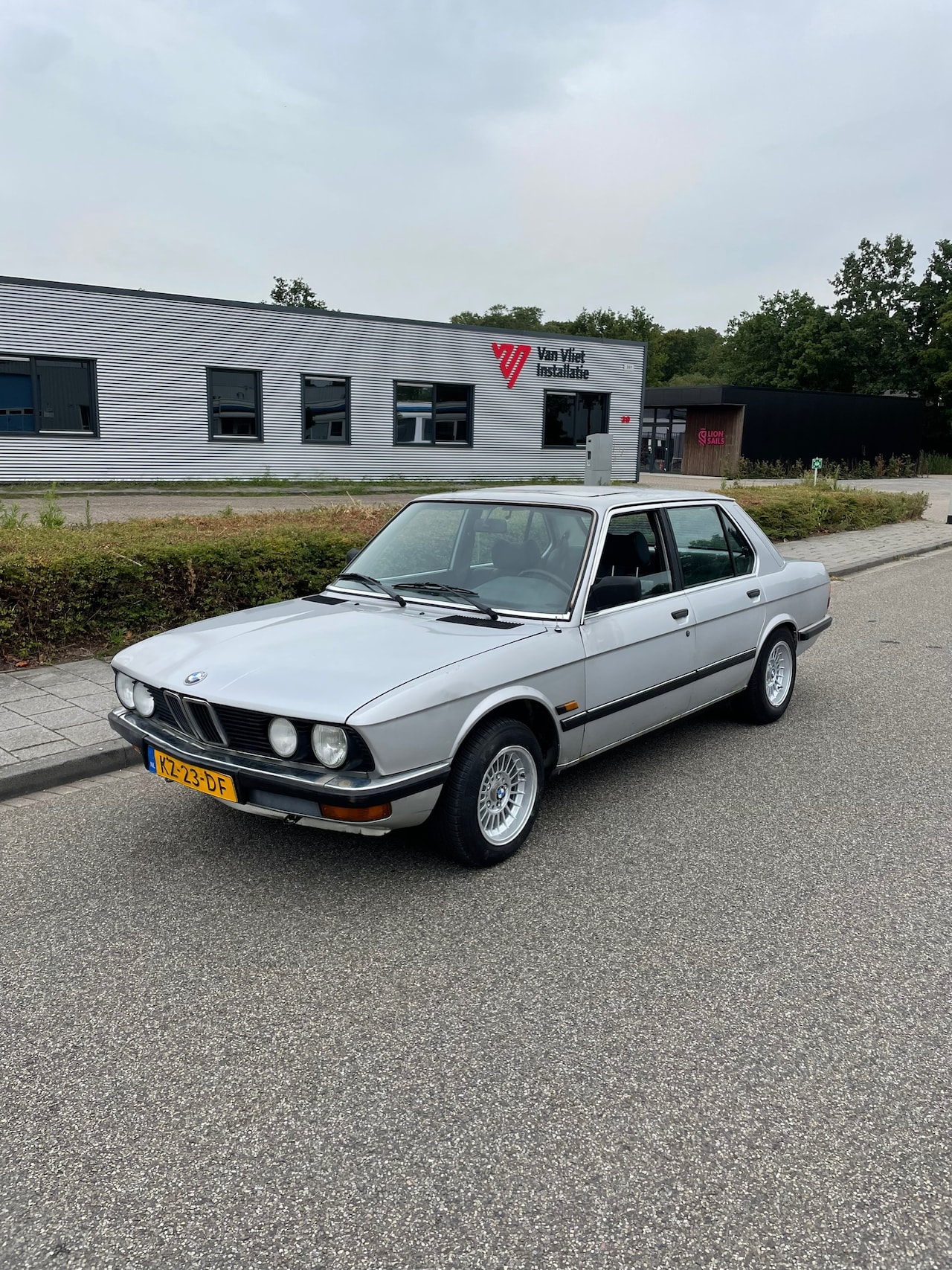 BMW 5-serie - 520i AUTOMAAT - AutoWereld.nl