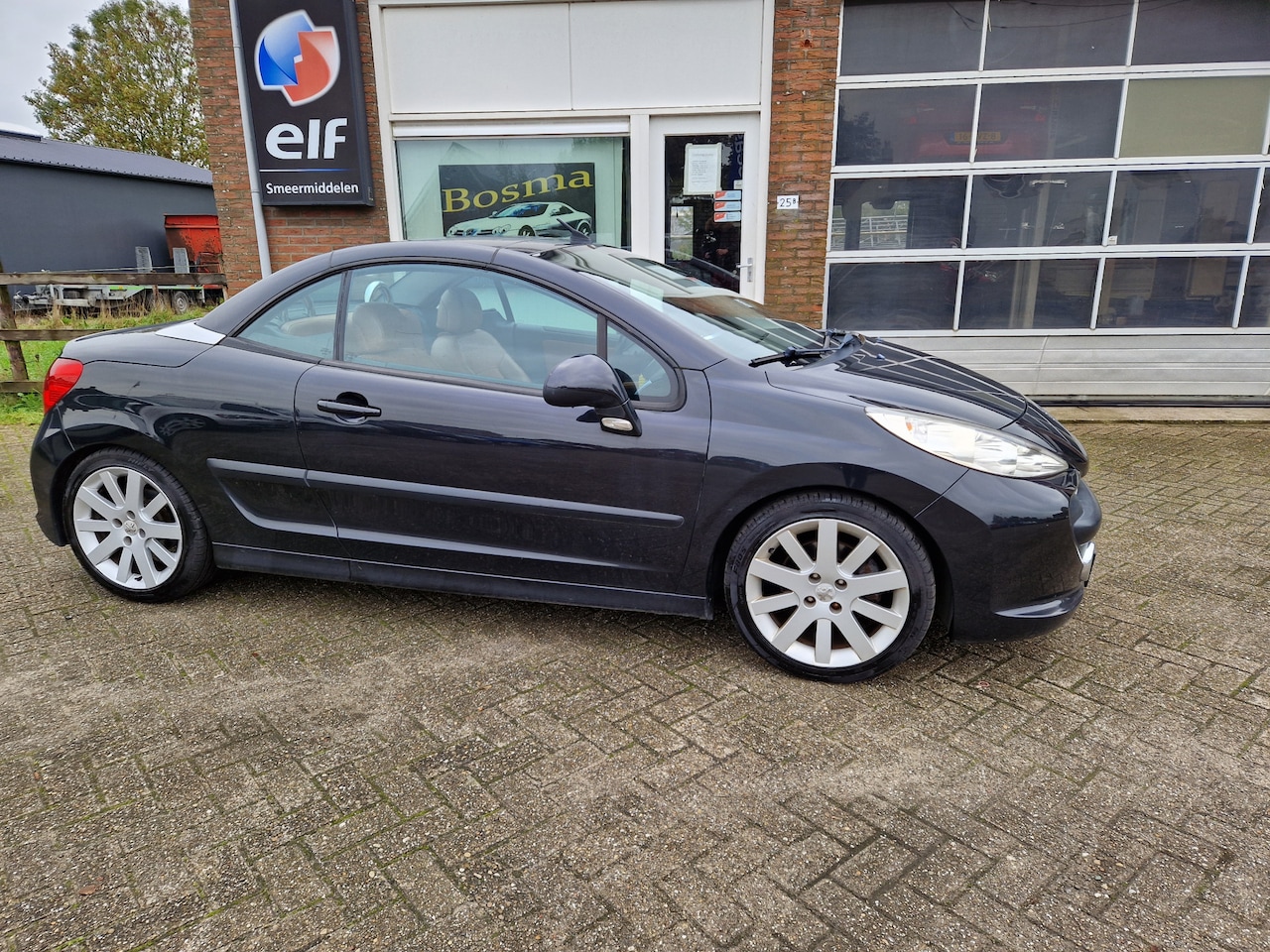 Peugeot 207 CC - 1.6-16V Turbo "Sport" 150PK !!! leder - Lm velgen - Apk 31-5-2024 !! - AutoWereld.nl