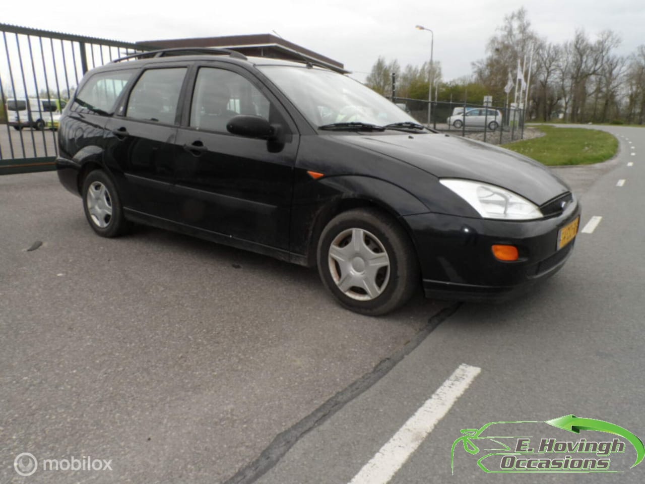 Ford Focus Wagon - I 1.6-16V Ghia - AutoWereld.nl