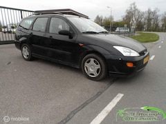 Ford Focus Wagon - I 1.6-16V Ghia