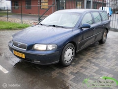 Volvo V70 - 2.4 D5 Geartronic AUTOMAAT met schade