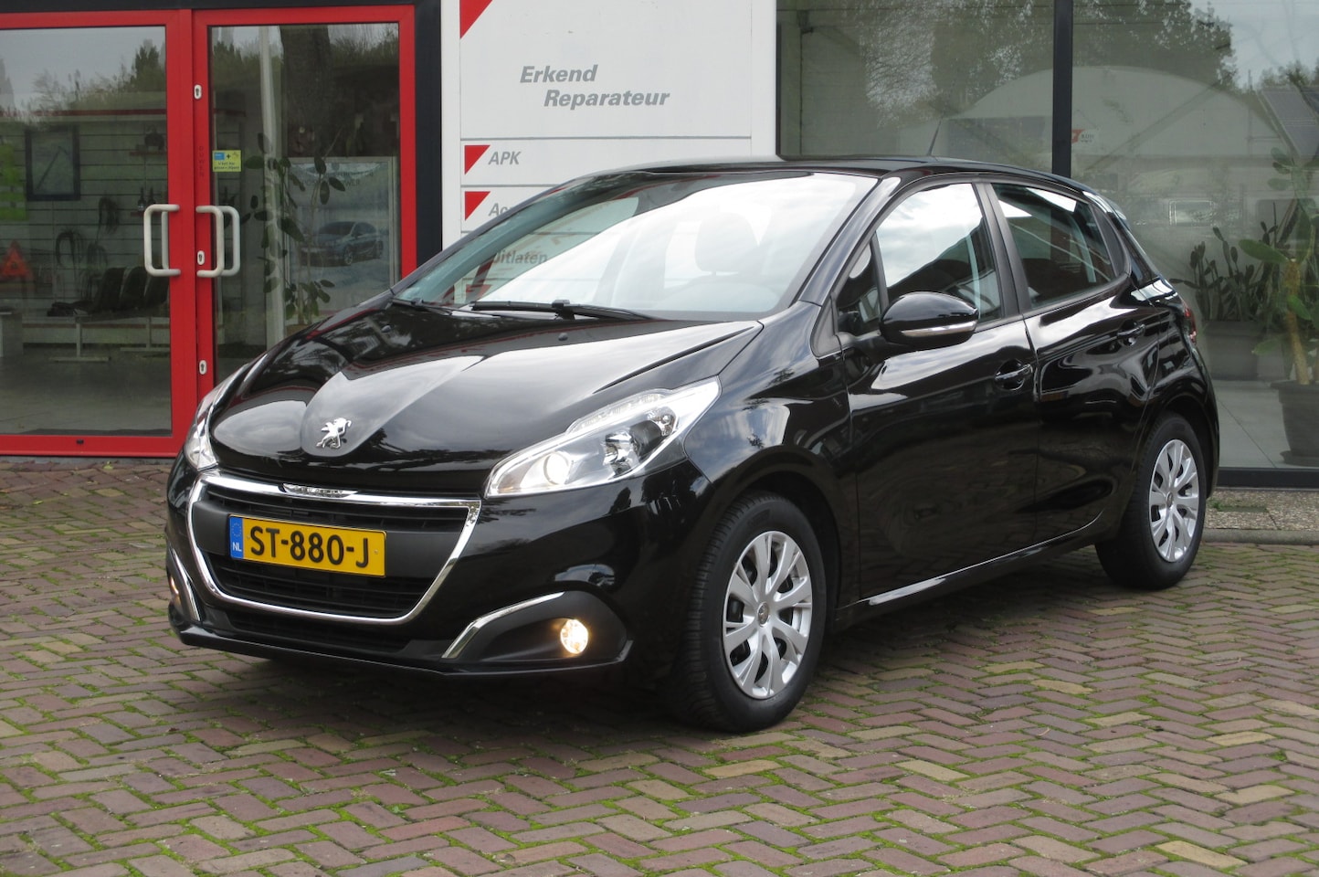 Peugeot 208 - 1.2 PureTech Blue Lion met Apple carplay! - AutoWereld.nl