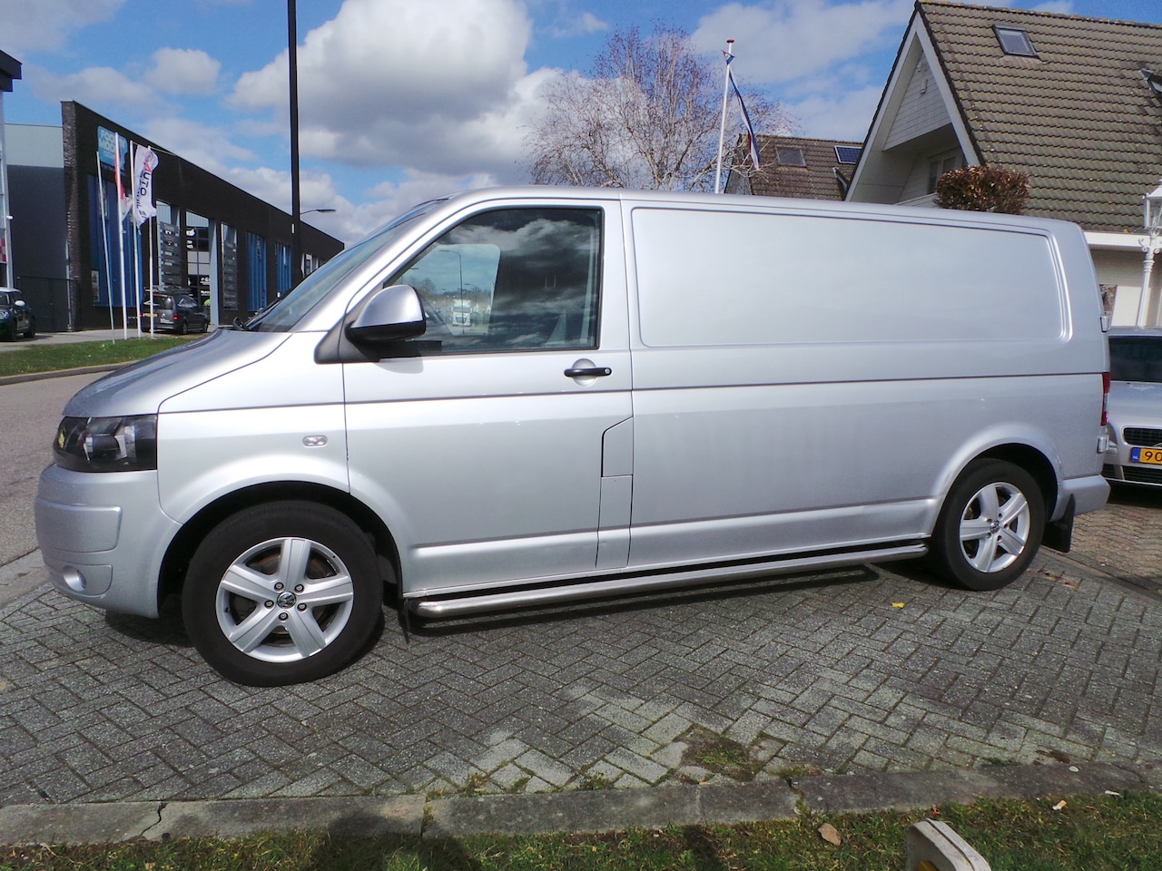 Volkswagen Transporter - 2.0 TDI L2H1 141pk Airco,Cruise,Pdc,Lmv - AutoWereld.nl