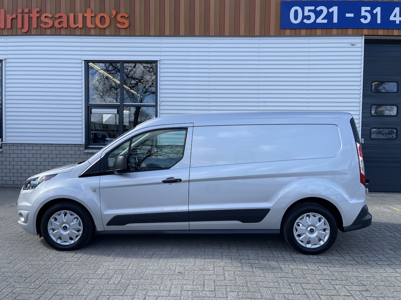 Ford Transit Connect - 1.5 TDCI 100pk L2 Trend / rijklaar € 15.950 ex btw / nieuwe koppeling / lease vanaf € 337 - AutoWereld.nl