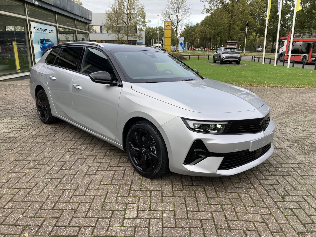 opel-astra-sports-tourer-1-2-turbo-130-pk-8-traps-aut-gs-line-navigatie-comfort-pakket-black-pakket-keyles.jpg