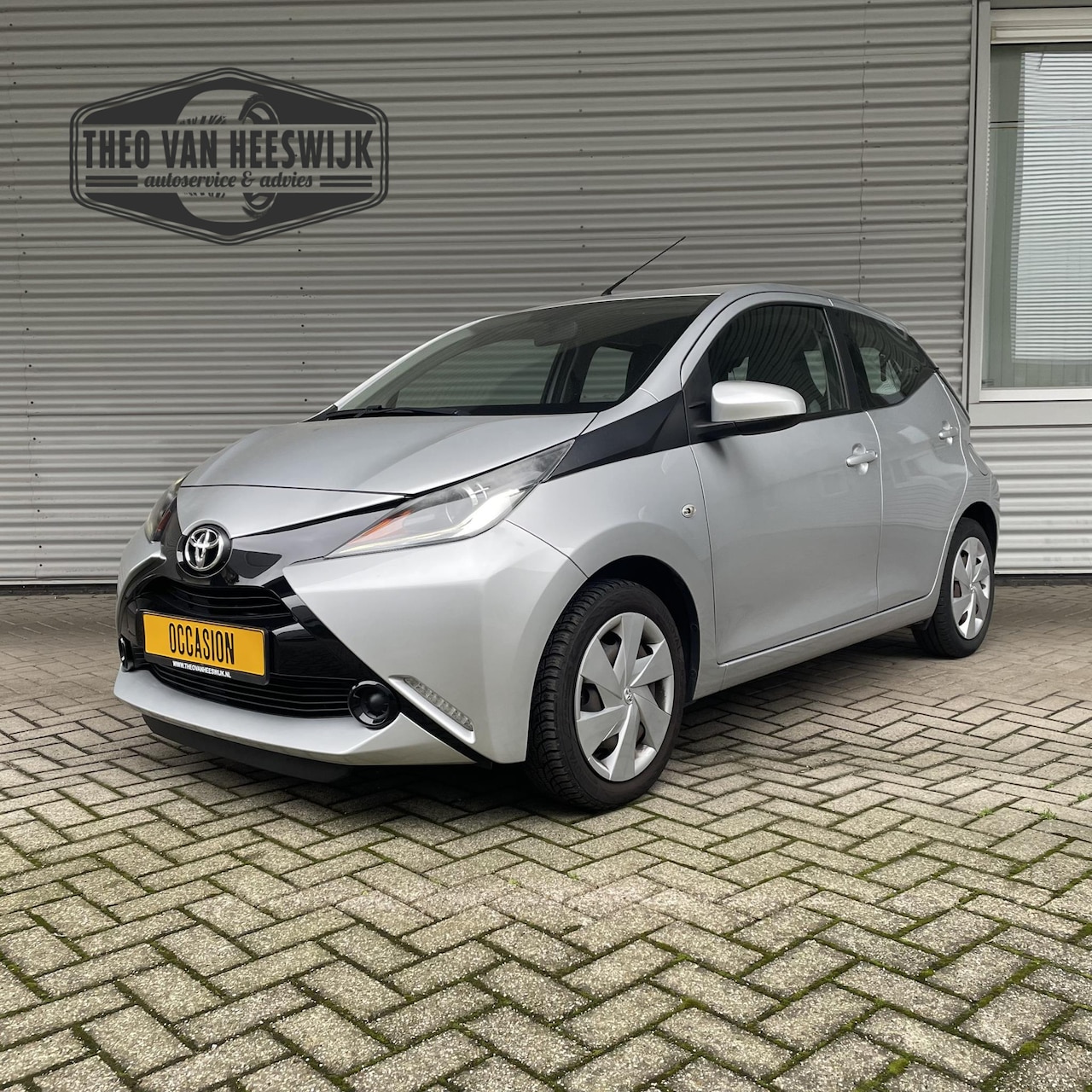 Toyota Aygo - 1.0 VVT-i x-play 1.0 VVT-i x-play - AutoWereld.nl