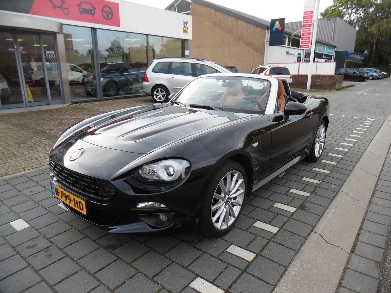 Fiat 124 Spider - 1.4 MultiAir Turbo cabrio , airco, cruise control, sportvelgen, navigatie enz. - AutoWereld.nl