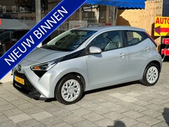 Toyota Aygo - 1.0 VVT-i x-play AUTOMAAT/NIEUWSTAAT