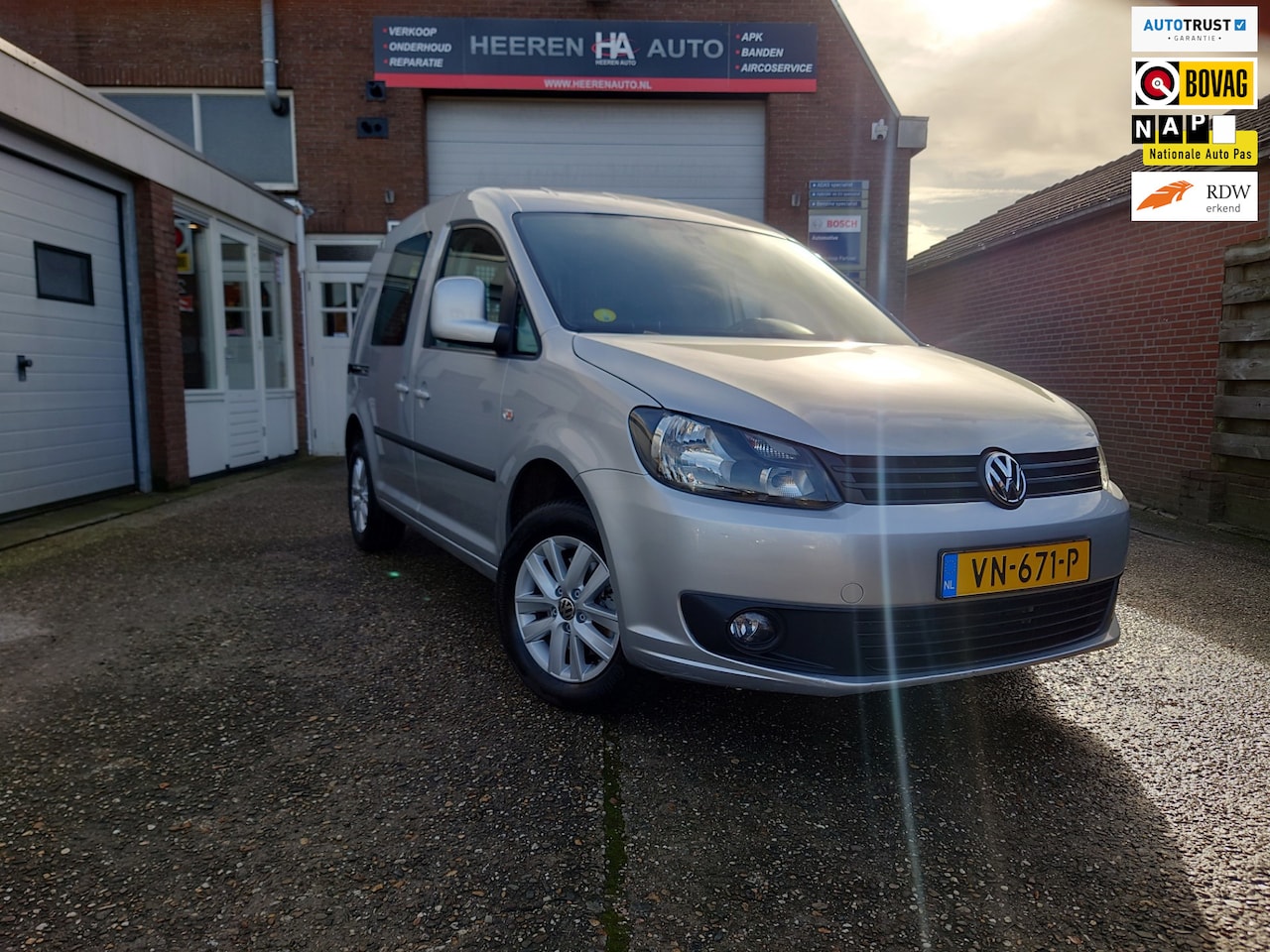 Volkswagen Caddy - 1.6 TDI 1.6 TDI, 67000 km!, 1e eigenaar, Dealer onderhouden, Navigatie, Stuurwielbediening - AutoWereld.nl