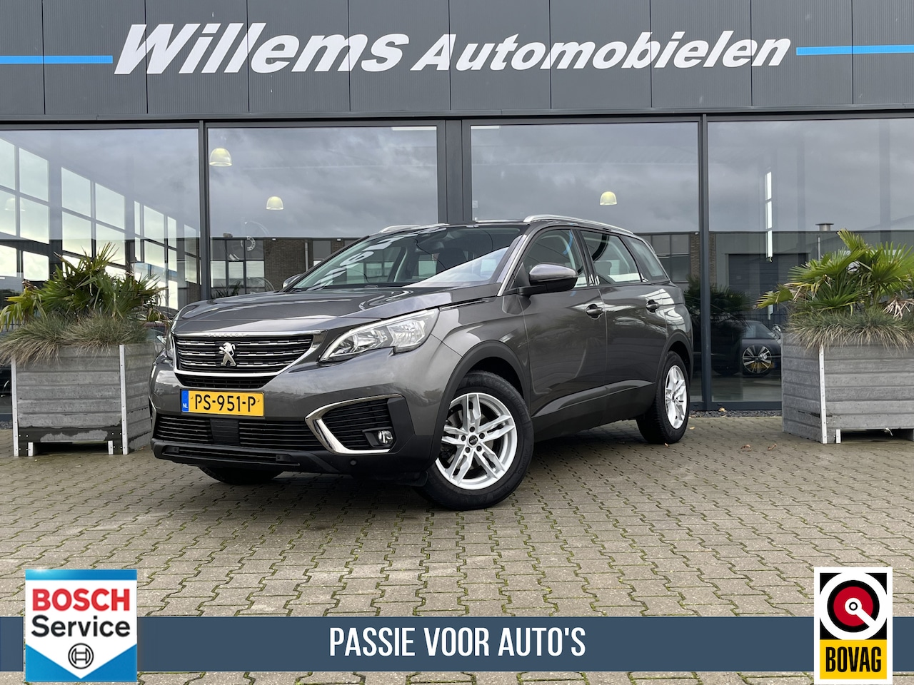 Peugeot 5008 - 1.2 PureTech Blue Lease Executive Achteruit Camera, Afneembare Trekhaak & App-Connect - AutoWereld.nl