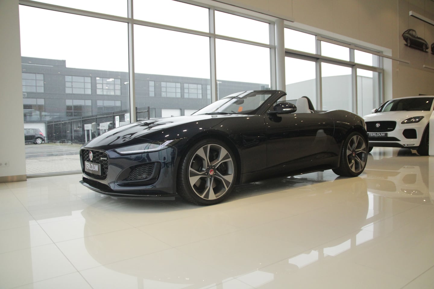 Jaguar F-type - P300 RWD R-Dynamic P300 RWD R-Dynamic - AutoWereld.nl