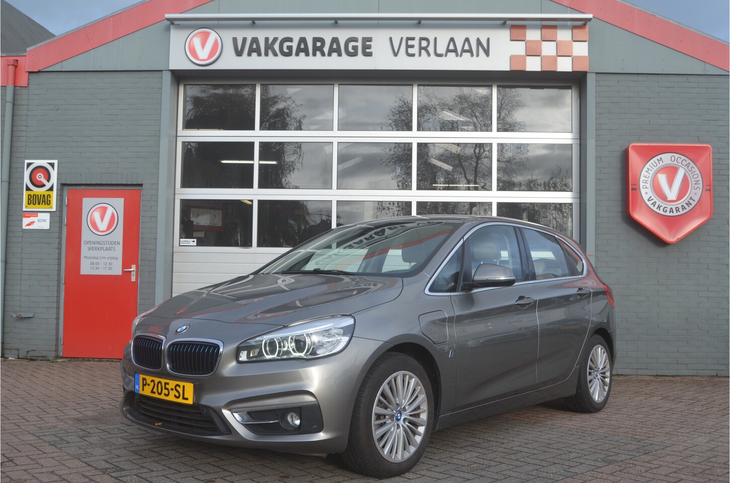 BMW 2-serie Active Tourer - leder. 225xe Executive 1e eigenaar - AutoWereld.nl