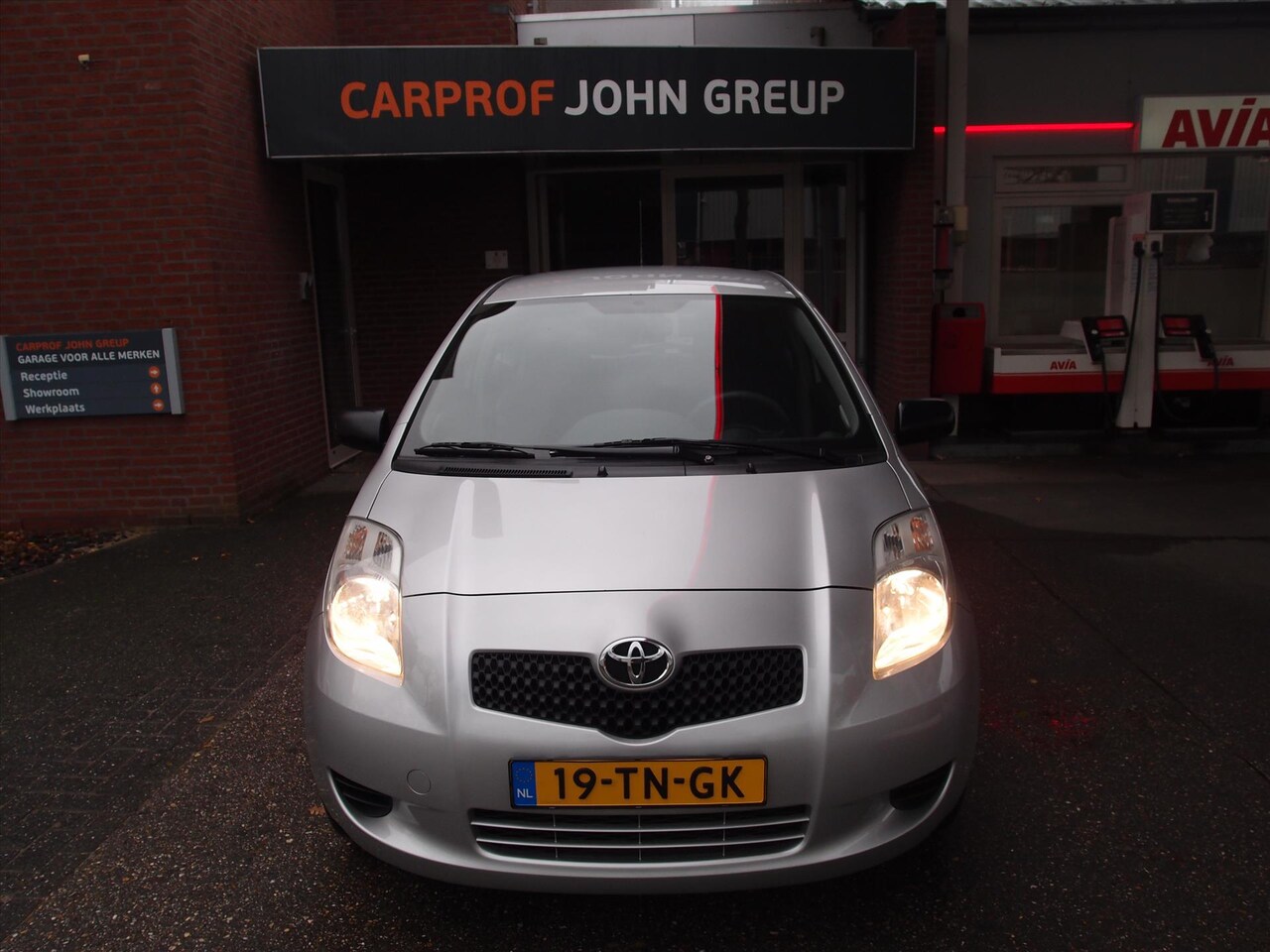 Toyota Yaris - 1.0 12V VVT-I 3DR Terra - AutoWereld.nl