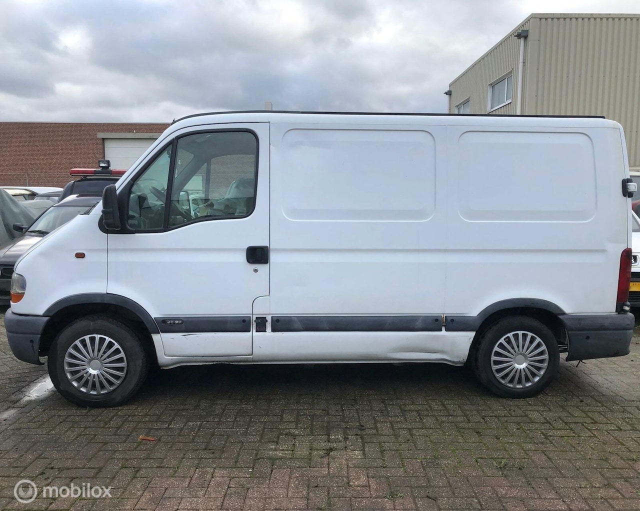 Renault Master - T28 2.2dCi L1H1 MOTOR DEFEKT - AutoWereld.nl