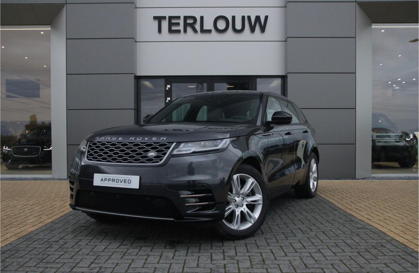 Land Rover Range Rover Velar - 2.0 P300 Turbo AWD R-Dynamic SE - AutoWereld.nl