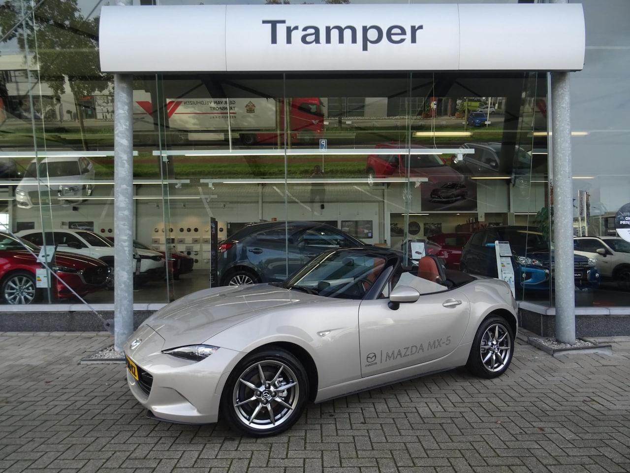 Mazda MX-5 - 1.5 SkyActiv-G 132 Kazari 1.5 SkyActiv-G 132 Kazari - AutoWereld.nl