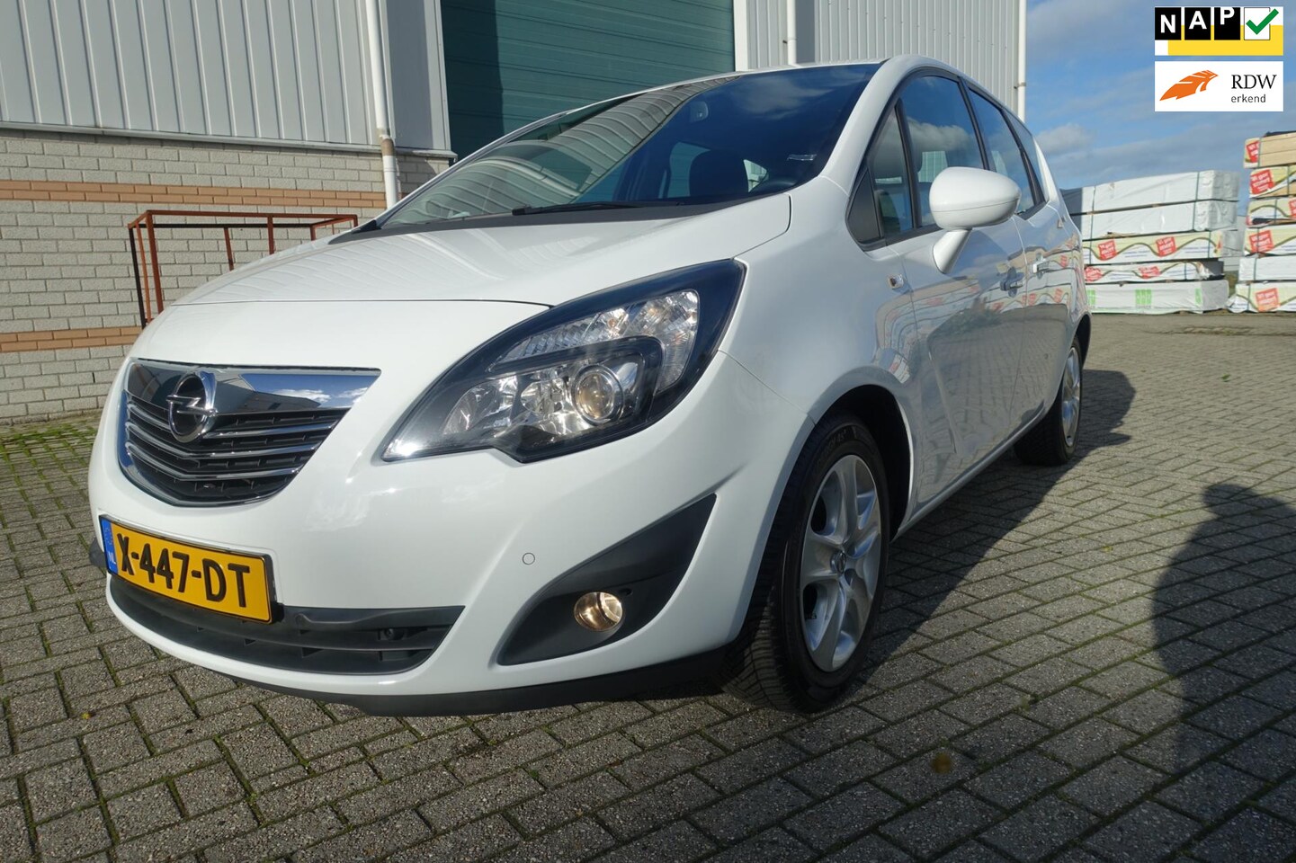 Opel Meriva - 1.4 Cosmo - stoel / stuurverwarming - mistlampen - cruise control - AutoWereld.nl