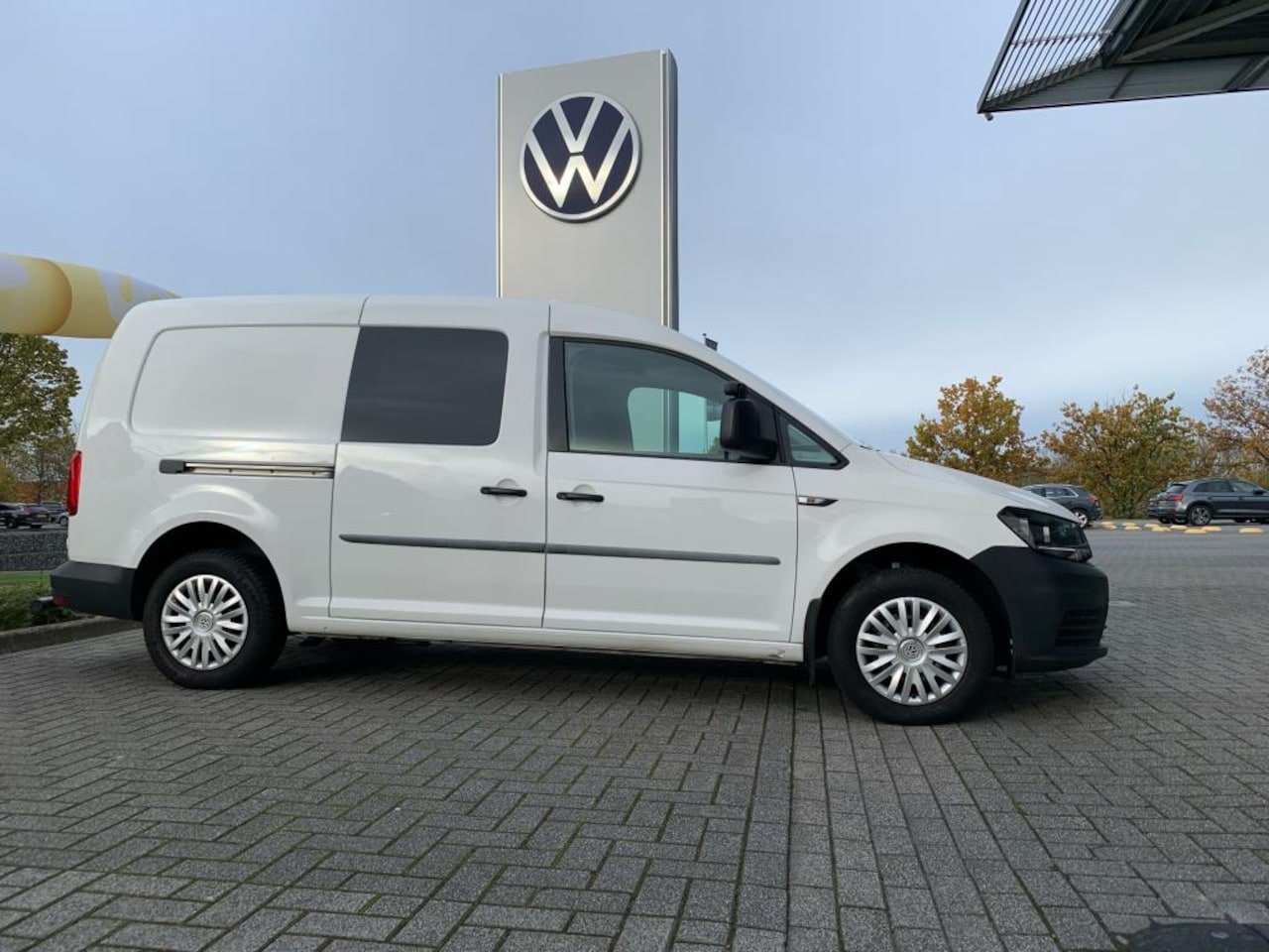 Volkswagen Caddy Maxi - 1.4 TGI L2H1 EcoFuel Trendline - AutoWereld.nl