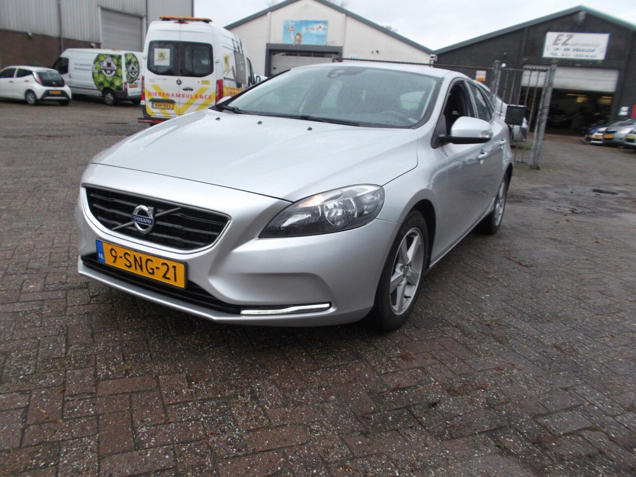 Volvo V40 - 1.6 D2 Kinetic airco navi nieuwe distributie - AutoWereld.nl