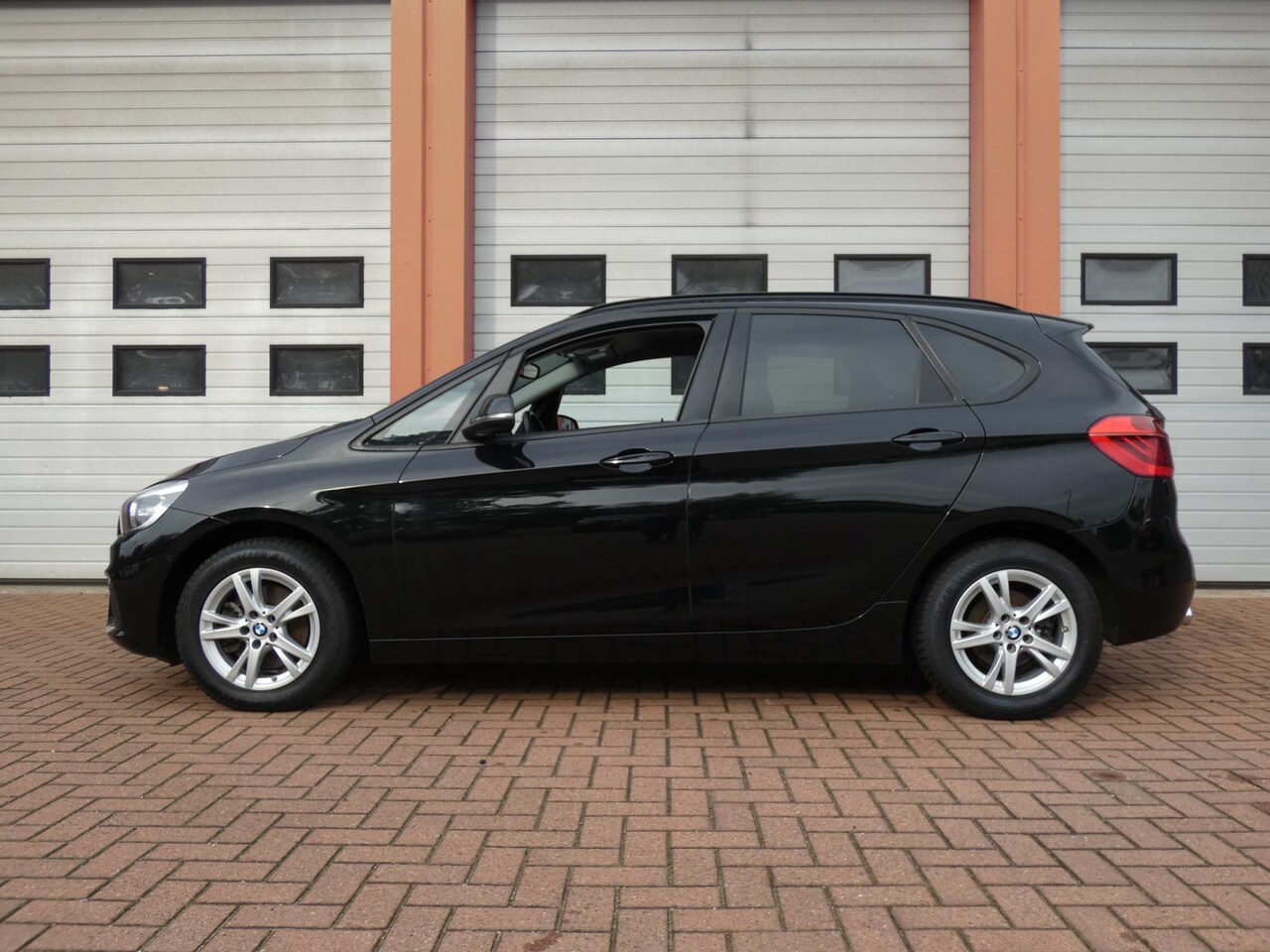 BMW 2-serie Active Tourer - 220i 220i - AutoWereld.nl