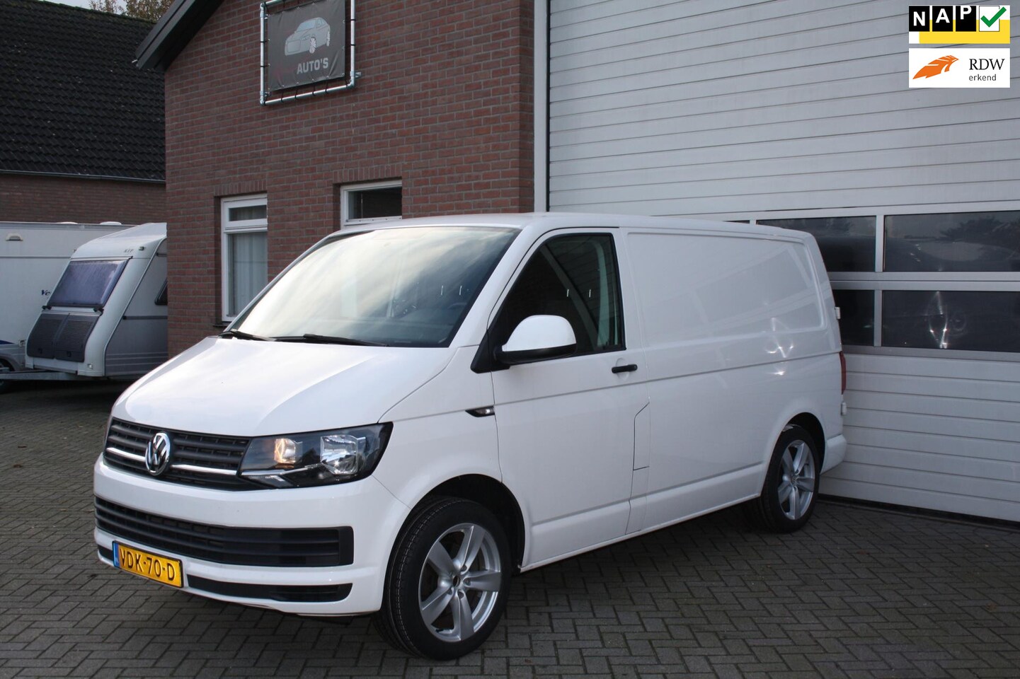 Volkswagen Transporter - 2.0 TDI L1H1 3Zits airco .cruise control.achter rij ruit camera. - AutoWereld.nl