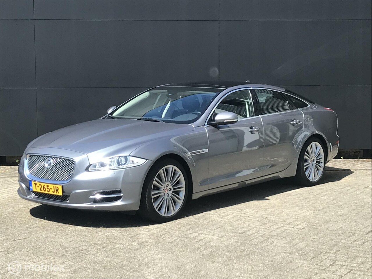 Jaguar XJ - 2.0 Premium Luxury I Pan-roof I Xenon I Leer - AutoWereld.nl