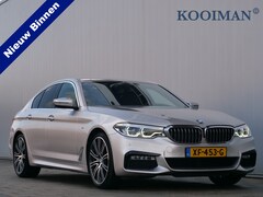 BMW 5-serie - 540i Sedan High Executive 340 Pk Automaat Navigatie / Leer / Camera